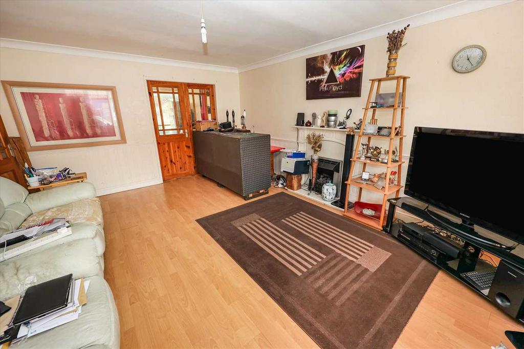 Lincoln Road, Branston, Branston 4 bed detached house for sale £220,000