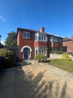 3 bedroom semi-detached house to rent, Shelley Road, Prestwich