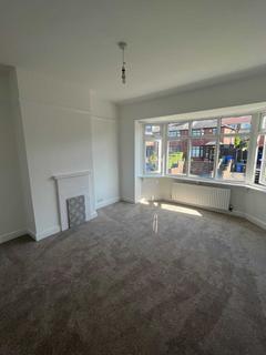 3 bedroom semi-detached house to rent, Shelley Road, Prestwich