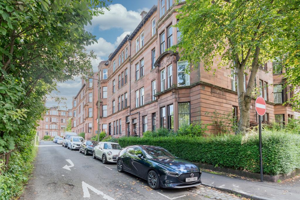 Queensborough Gardens, Flat 2/1, Hyndland, Glasgow, G12 9QP 2 bed