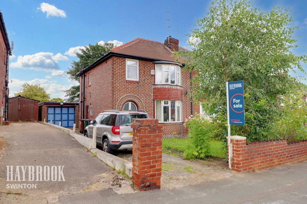 Racecourse Road, Swinton 3 bed semidetached house £200,000