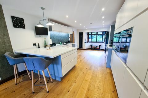 3 King John Close, Wraysbury, Staines-upon-thames, TW19 5EJ