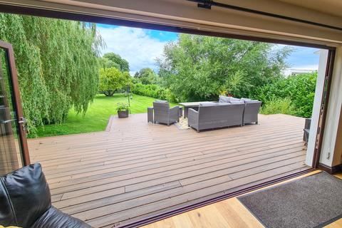 3 King John Close, Wraysbury, Staines-upon-thames, TW19 5EJ