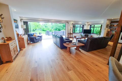 3 King John Close, Wraysbury, Staines-upon-thames, TW19 5EJ