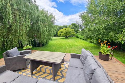 3 King John Close, Wraysbury, Staines-upon-thames, TW19 5EJ