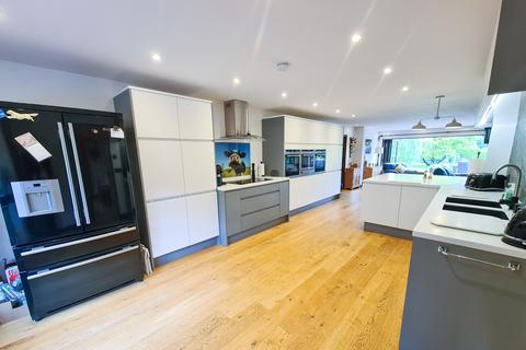 3 King John Close, Wraysbury, Staines-upon-thames, TW19 5EJ