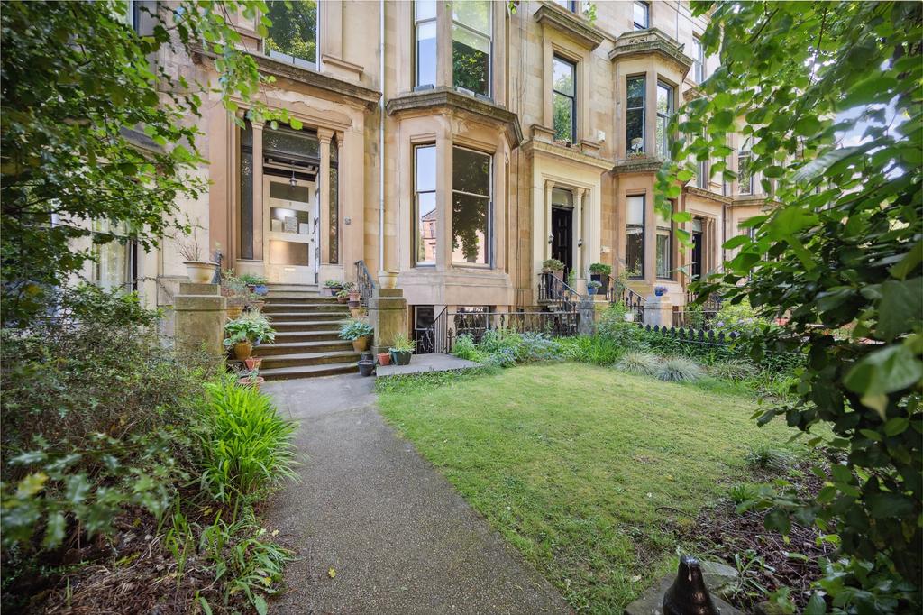 Turnberry Road, Garden Flat, Partickhill, Glasgow, G11 5AF 2 bed flat