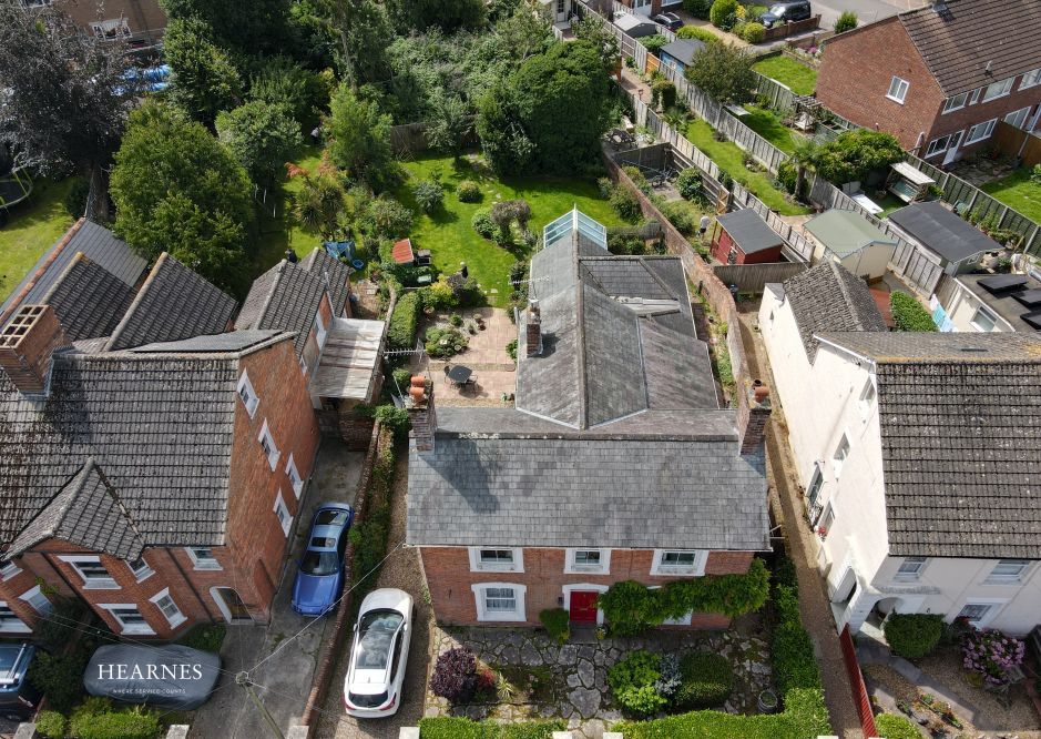 New Borough Road, Wimborne, Dorset, BH21 1RB 4 bed detached house for