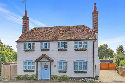 3 bedroom detached house for sale - Pangbourne, Berkshire (within the heart of the village) - VIRTUAL TOUR