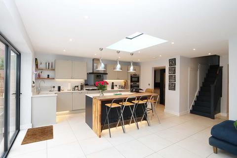 Blue Dawes Pangbourne Hill, Pangbourne, Reading, RG8 7AS