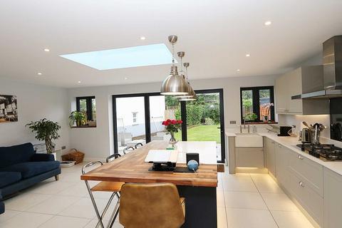 Blue Dawes Pangbourne Hill, Pangbourne, Reading, RG8 7AS