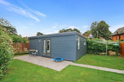 Blue Dawes Pangbourne Hill, Pangbourne, Reading, RG8 7AS