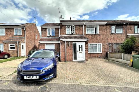5 bedroom semi-detached house for sale, Bradwell, NR31