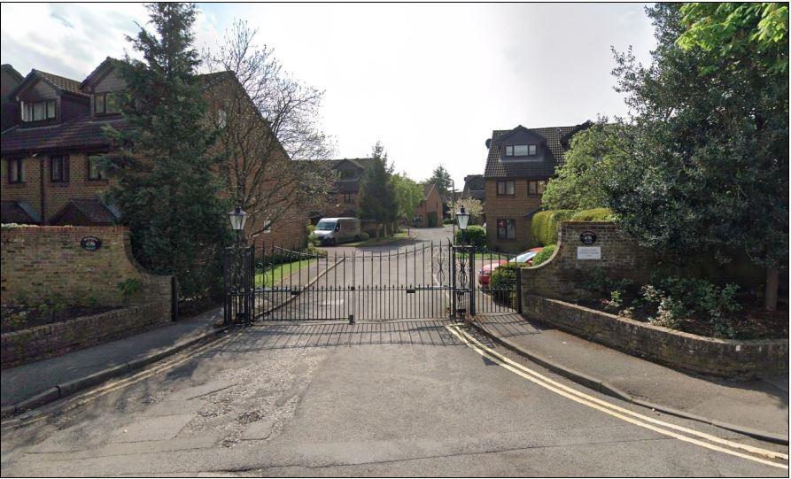 Sunburyonthames, Null, TW16 2 bed semidetached house to rent £