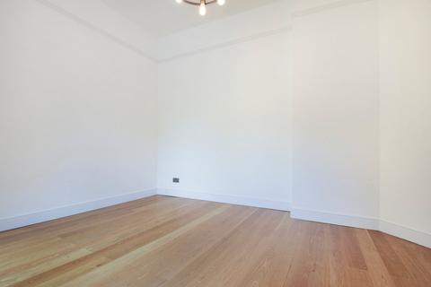 2 bedroom terraced house to rent, Old Ford Road, London, E3