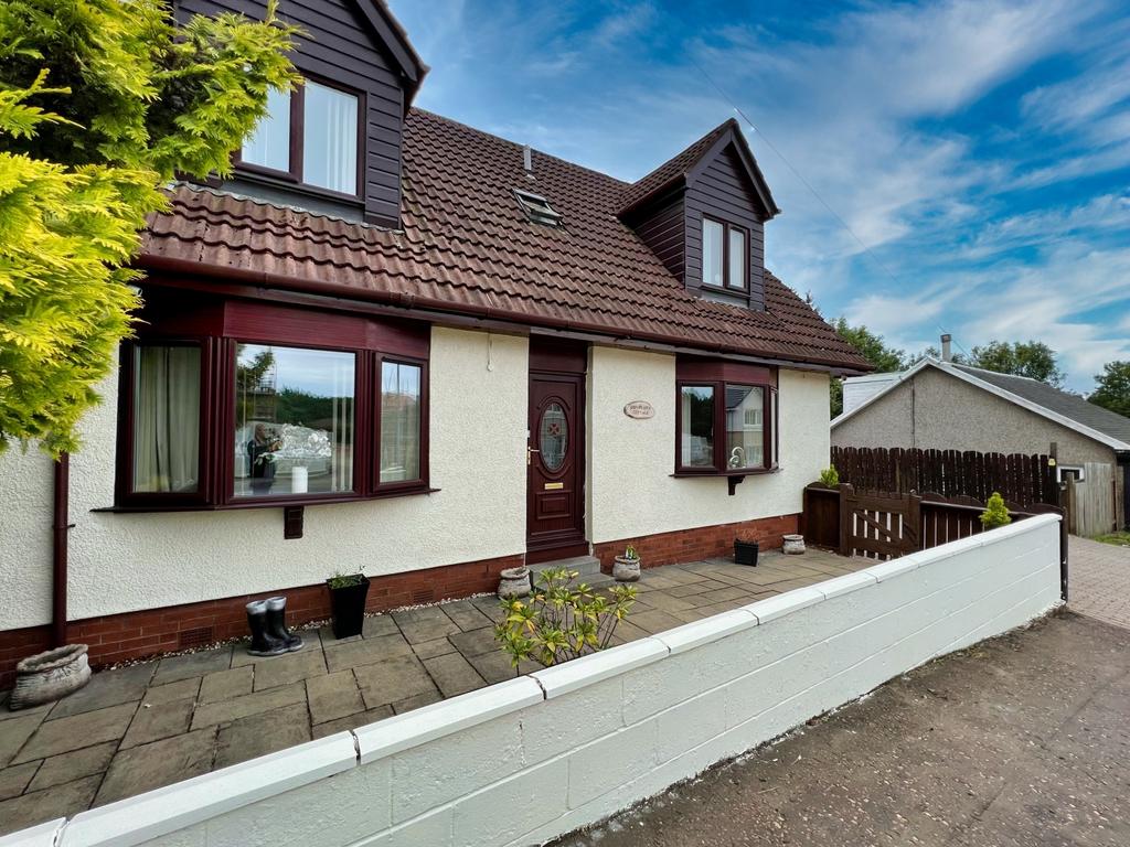 Donheath Cottage, Beith Road, Glengarnock, Nr Beith 4 bed cottage for