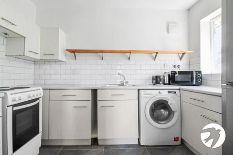 2 bedroom flat to rent, Cumberland Place, London, SE6