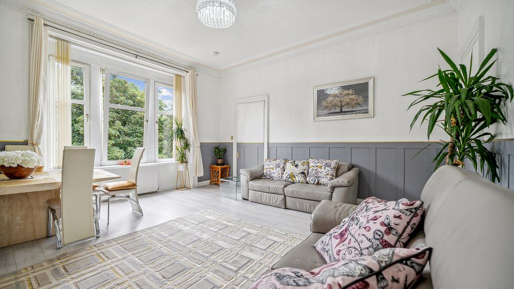 Buchanan Gardens, Hamilton Road... 2 bed flat £220,000