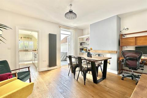 36 Avondale Road, Bath, BA1 3EG
