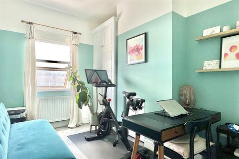 36 Avondale Road, Bath, BA1 3EG
