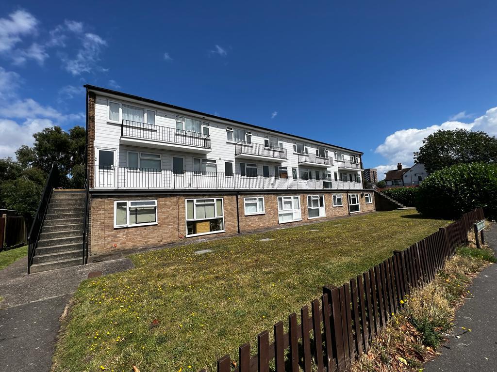 Burnt Ash Lane, Bromley, BR1 2 bed flat for sale £279,995