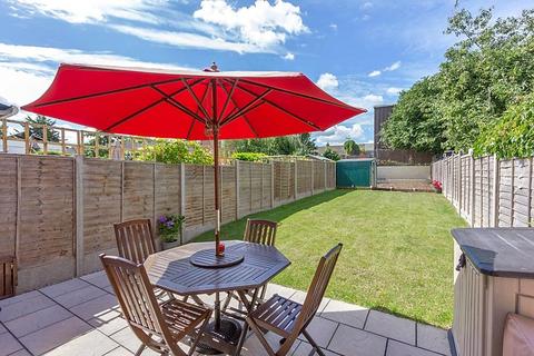 3 bedroom semi-detached house to rent, Webster Road, Rainham, Gillingham, Kent, ME8
