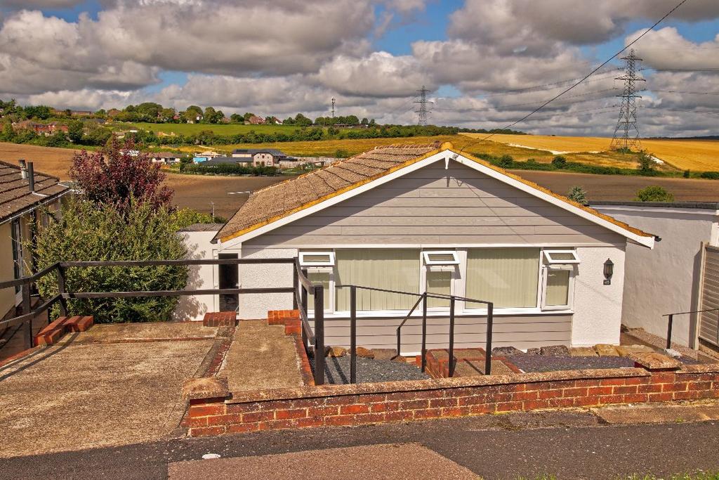 Horndean, Waterlooville PO8 3 bed detached bungalow for sale £435,000
