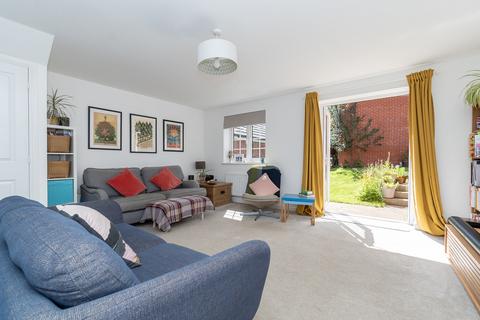 16 Harold Close, Ottery St Mary, EX11 1FX