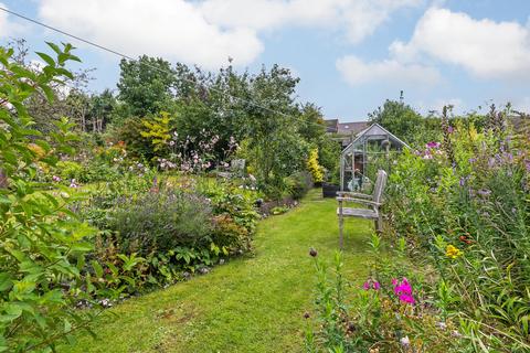 8 Hillside Road, Winchester, SO22 5NW