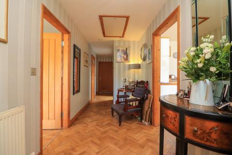 98 Heath Croft Road, Sutton Coldfield, B75 6NQ
