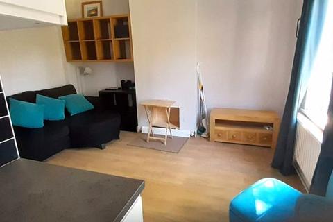 2 Cranmore Road, Bromley, BR1 5EU