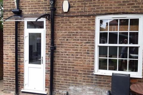 2 Cranmore Road, Bromley, BR1 5EU