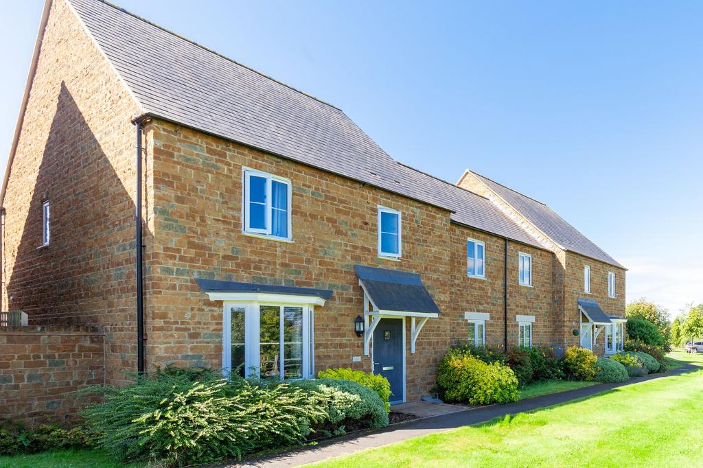 Adderbury, Banbury OX17 4 bed link detached house for sale £520,000