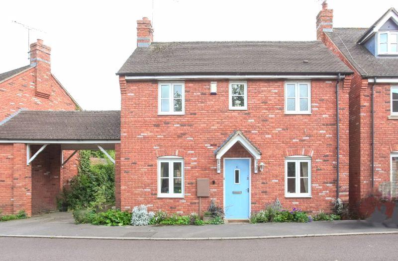 Slade Leas, Middleton Cheney 2 bed detached house for sale £299,950