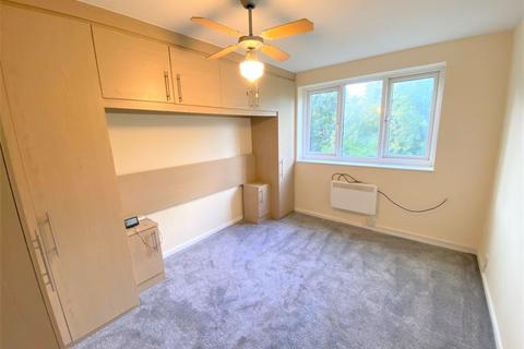 2 bedroom apartment to rent, Kellbrook Crescent, Salford