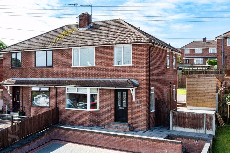 Macaulay Avenue, Whitecross... 3 bed semidetached house £260,000