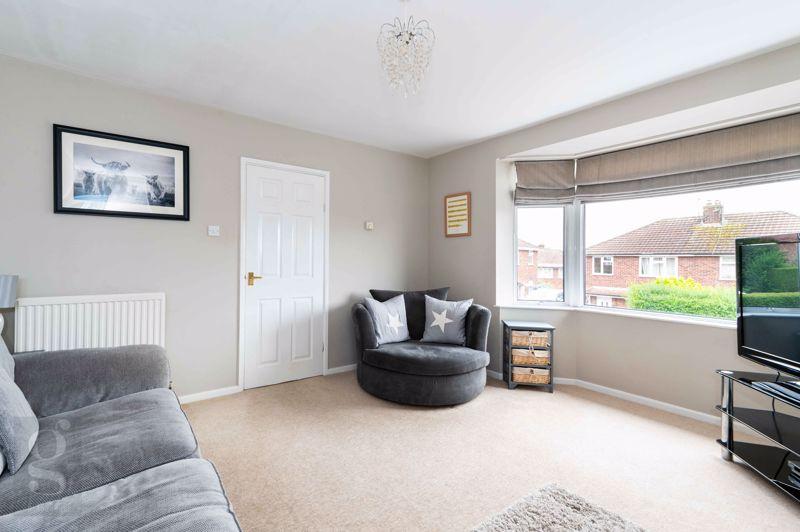 Macaulay Avenue, Whitecross... 3 bed semidetached house £260,000