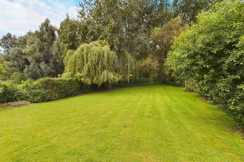 129 Columbia Drive, Lower Wick, Worcester, WR2 4XX