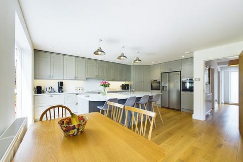 129 Columbia Drive, Lower Wick, Worcester, WR2 4XX