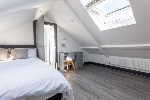 6 bedroom house to rent, Western Street, Sandfields, Swansea