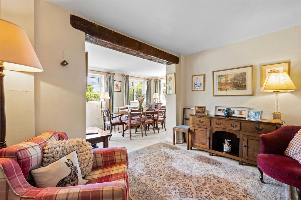2 Reception Rooms