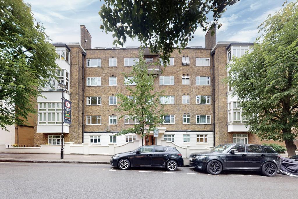 St Edmunds Court, St Edmunds Terrace, London, NW8 2 bed apartment for