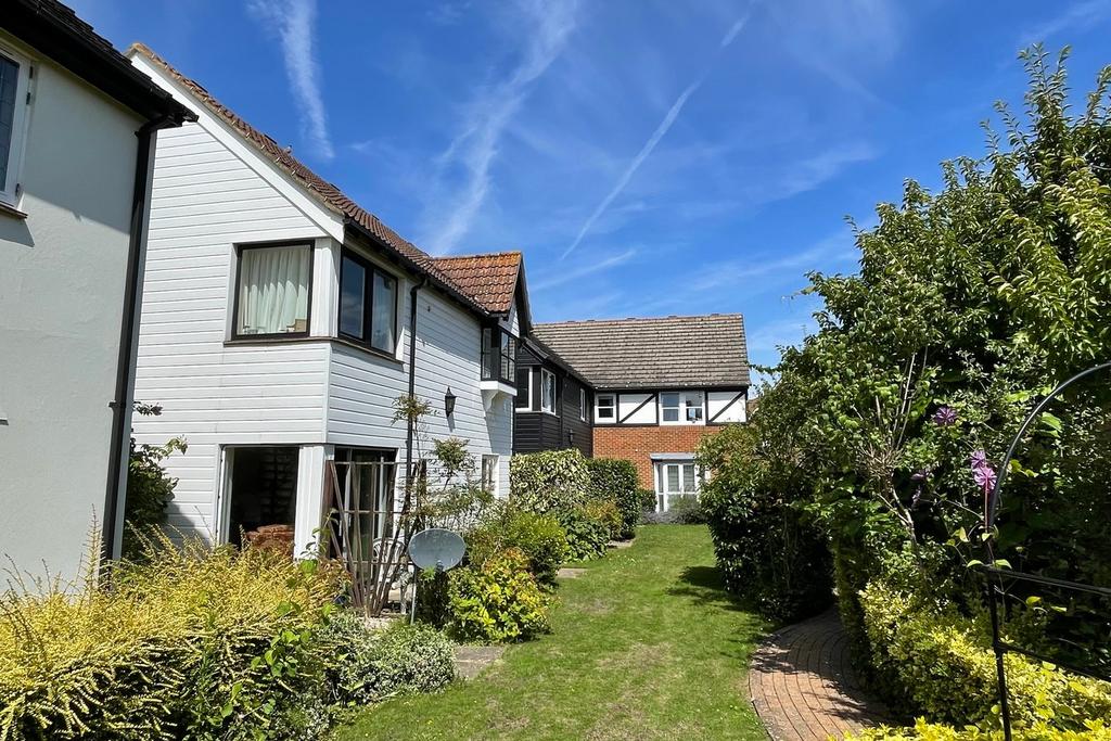 High Wych Road, Sawbridgeworth, CM21 1 bed retirement property for sale