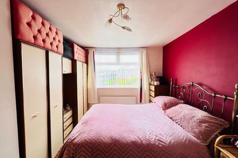 3 bedroom semi-detached house for sale - Bush Bach, Nantybwch, Tredegar