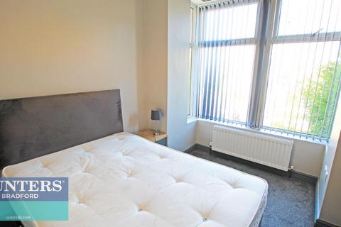 1 bedroom in a house share to rent - 325 New Hey Road, Bradford, BD4 7LD