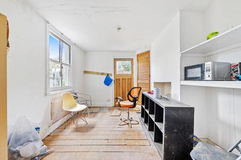 51 Digby Crescent, London, N4 2HS