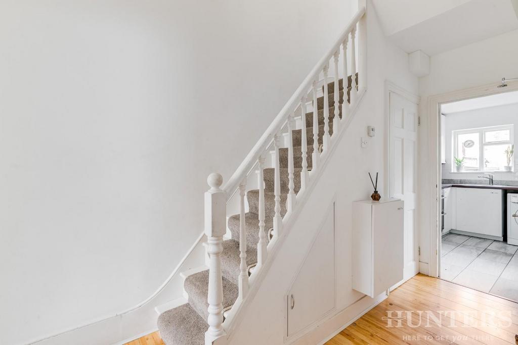 38, Oulton Road, London, N15 5 PY-12.jpg
