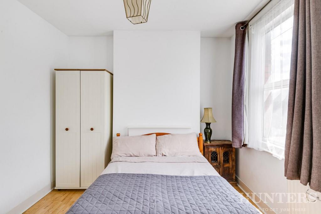 38, Oulton Road, London, N15 5 PY-2.jpg