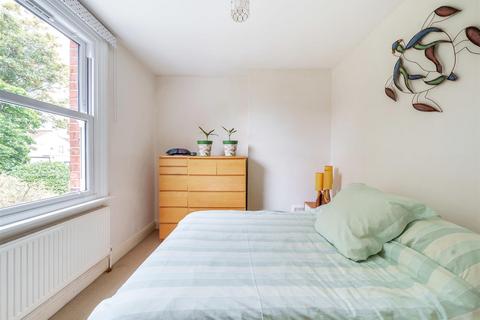 50b Cedar Road, London, NW2 6SP