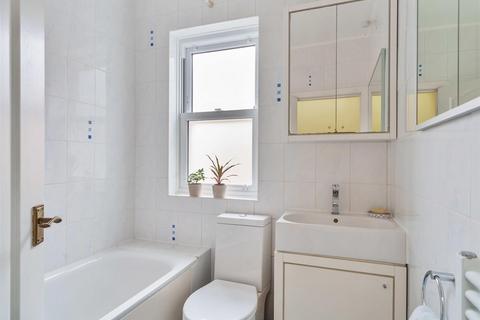 50b Cedar Road, London, NW2 6SP
